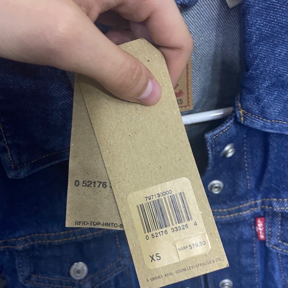 NWT Levi’s Jean Jacket - Picture 2 of 3